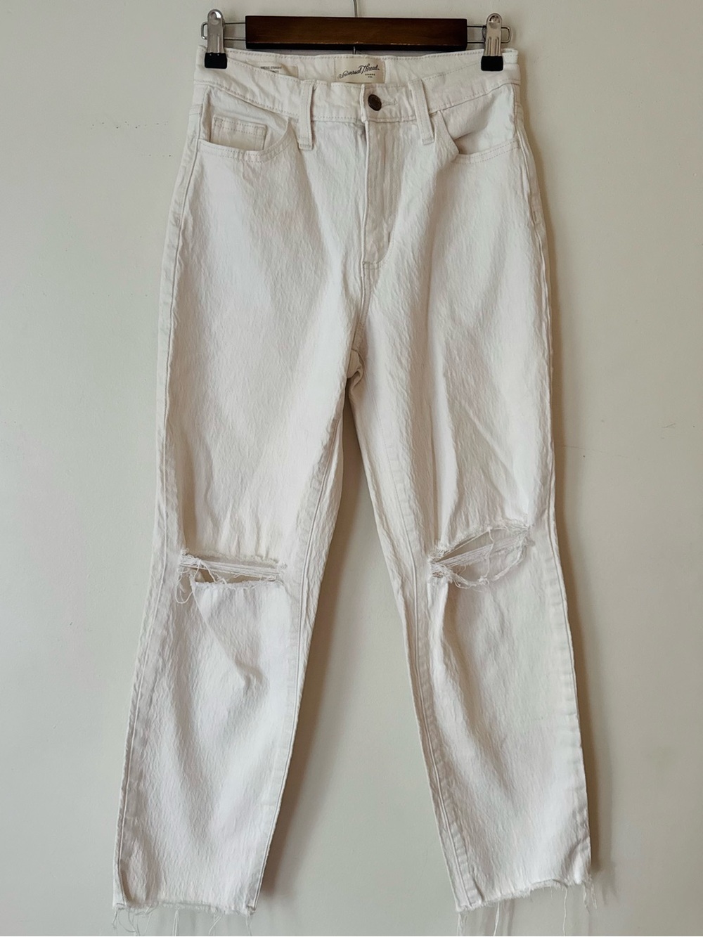 White Distressed Vintage Straight High-Rise Jeans - Size 25R